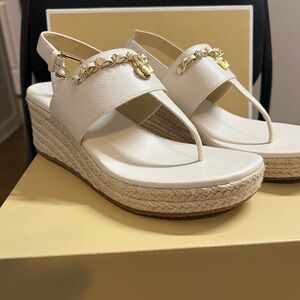 Elsa Wedge, tumbled leather, size 8M,LT cream color..